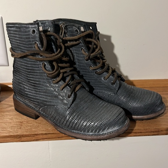 Freebird by Steven Manchester Boots - Blue Size 7 - Picture 3 of 9